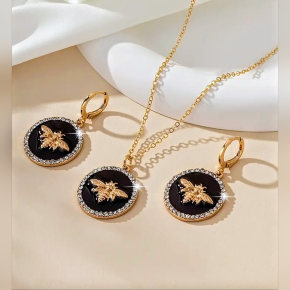 Black, Gold & Bling Bee Jewelry Set - Picture 4 of 4
